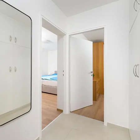 Pina Apartment